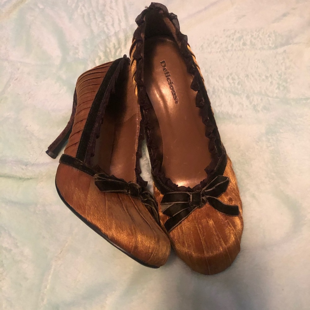 Dollhouse Lolita Gold Heels
